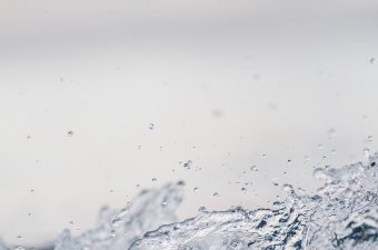 Skuteczne sposoby na zatrzymywanie się wody w organizmie
